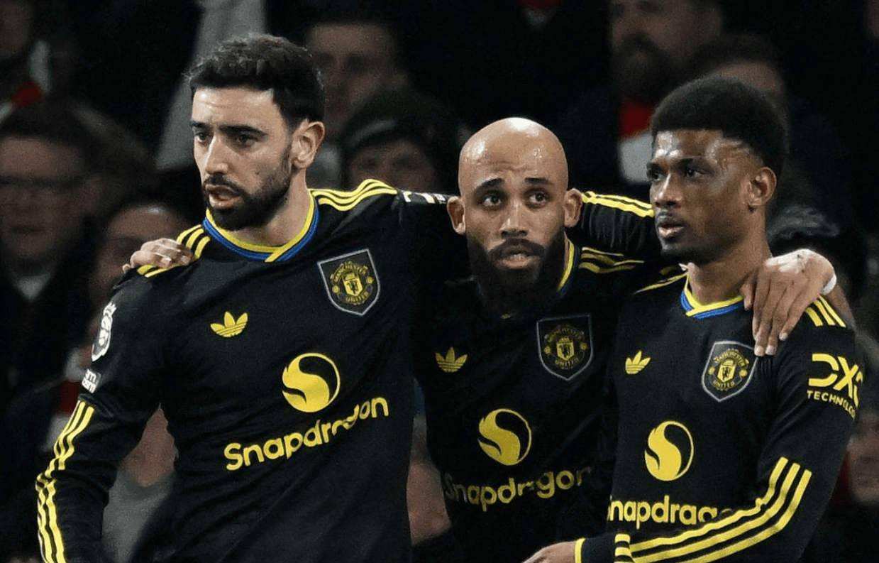 3-2绝杀！0-3惨败！曼联掀翻阿森纳，那不勒斯罕见崩盘，巴萨登顶